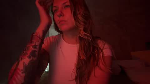  HADLY today day-off see u online 0112  online show from 11-18-25, 02:43