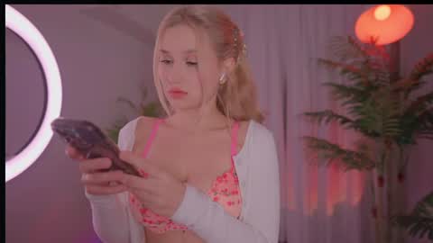 Snapshot of _protea chatting on 06-14-26, 10:23 Eva online show from 06-14-26, 10:23