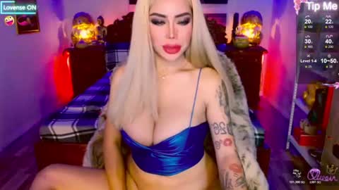 Snapshot of _queengoddess_ chatting on 06-29-26, 06:30 Hi my name is selinaim glad to meet everyone here online show from 06-29-26, 06:30