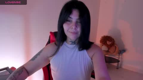 Snapshot of _rachell1 chatting on 10-21-25, 06:52 Stefany online show from 10-21-25, 06:52