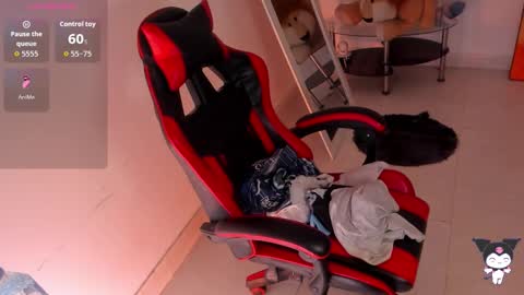 Snapshot of _rachell1 chatting on 10-22-25, 09:03 Stefany online show from 10-22-25, 09:03