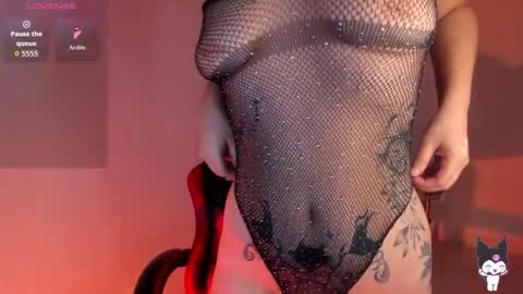 Snapshot of _rachell1 chatting on 10-26-25, 12:11 Stefany online show from 10-26-25, 12:11