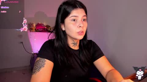 Snapshot of _rachell1 chatting on 05-08-26, 02:22 Stefany online show from 05-08-26, 02:22
