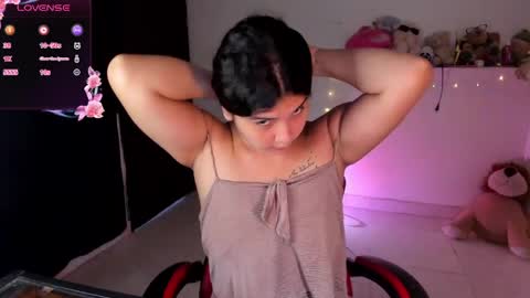 Snapshot of _rachell1 chatting on 05-19-26, 07:20 Stefany online show from 05-19-26, 07:20