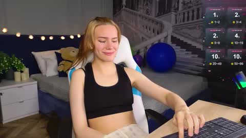 im Amy online show from 09-28-25, 06:19