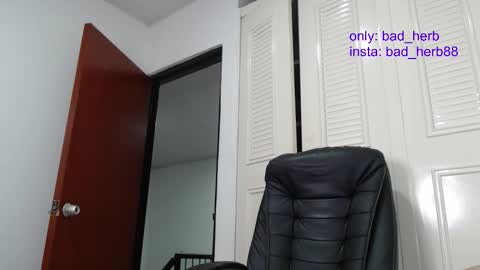 Snapshot of _real_bad_herb chatting on 09-28-25, 01:22 Alejandra online show from 09-28-25, 01:22