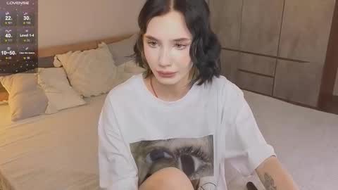 Snapshot of _reverse_gang_ chatting on 10-25-25, 03:18 LISSAPVT IS OPEN online show from 10-25-25, 03:18