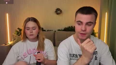 Snapshot of _reverse_gang_ chatting on 12-03-25, 01:42 LISSAPVT IS OPEN online show from 12-03-25, 01:42