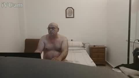 Snapshot of _reyi chatting on 05-14-26, 05:47 REY online show from 05-14-26, 05:47