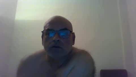 Snapshot of _reyi chatting on 05-19-26, 08:04 REY online show from 05-19-26, 08:04
