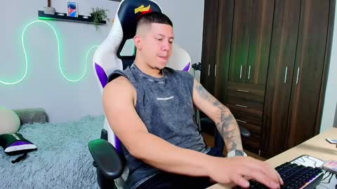 Roberto online show from 01-25-25, 02:25