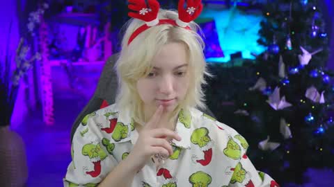 Snapshot of _rockstone_ chatting on 12-25-24, 04:33 Rock stone online show from 12-25-24, 04:33