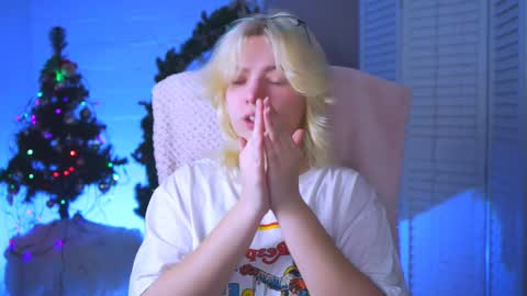 Snapshot of _rockstone_ chatting on 01-08-25, 04:23 Rock stone online show from 01-08-25, 04:23