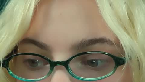 Snapshot of _rockstone_ chatting on 01-27-25, 10:16 Rock stone online show from 01-27-25, 10:16