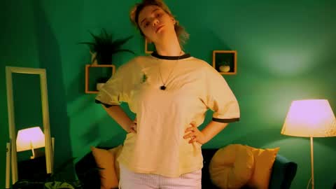Snapshot of _rockstone_ chatting on 04-19-26, 04:23 Rock stone online show from 04-19-26, 04:23