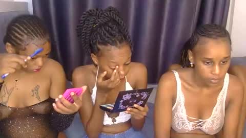 Snapshot of _roxxana chatting on 06-06-26, 03:11 Roxxana online show from 06-06-26, 03:11