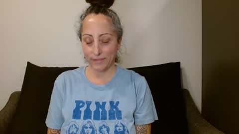 Snapshot of _sara_lynn_ chatting on 03-21-26, 05:01 Sara Lynn online show from 03-21-26, 05:01