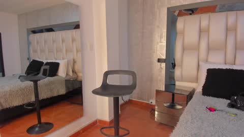 Snapshot of _saragarcia_ chatting on 03-10-25, 05:50 Sara online show from 03-10-25, 05:50