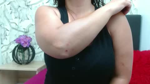 _saraximena_ online show from 02-12-26, 05:57