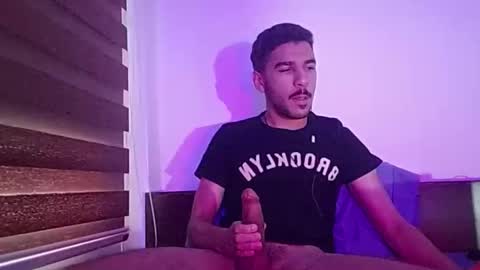 Snapshot of _sebas69 chatting on 05-11-26, 11:38 _sebas69 online show from 05-11-26, 11:38