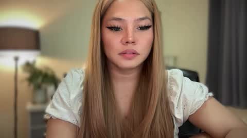 Snapshot of _seductive_jane chatting on 11-18-25, 05:06 ENAJ online show from 11-18-25, 05:06