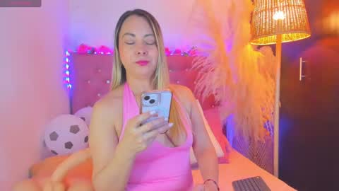 Snapshot of _sexbunny_ chatting on 07-14-26, 04:06 _sexbunny_ online show from 07-14-26, 04:06