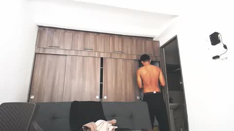 Juan Pablo-independent model online show from 04-09-26, 08:14