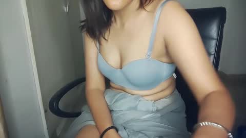 Snapshot of _shalini_0 chatting on 09-29-25, 04:34 _shalini_0 online show from 09-29-25, 04:34