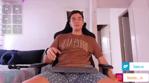 Snapshot of _simoonn_ chatting on 06-23-26, 08:29 Liam modelo independiente online show from 06-23-26, 08:29