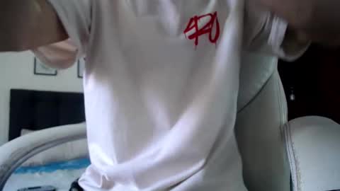 _skyleer_ online show from 09-18-25, 08:44