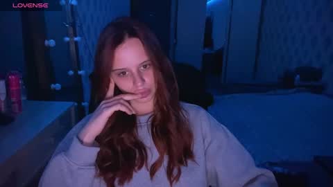 Snapshot of _slutty_fox_ chatting on 09-15-25, 09:37 Alice online show from 09-15-25, 09:37