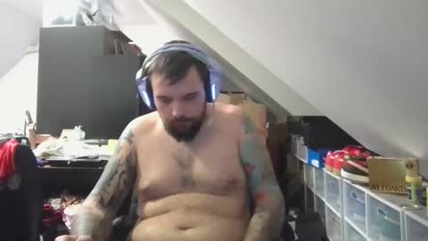 _smiley_bear27 online show from 11-03-25, 10:16