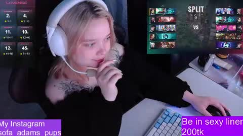 Snapshot of _sofia_adam_ chatting on 06-12-26, 05:39 pups online show from 06-12-26, 05:39