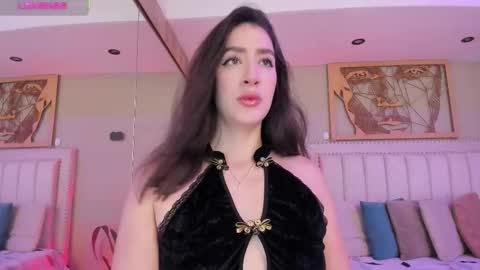 Snapshot of _sofia_cruz chatting on 09-18-25, 07:27 640 200 online show from 09-18-25, 07:27