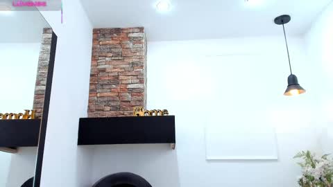 Snapshot of _sofia_cruz chatting on 09-20-25, 07:26 640 200 online show from 09-20-25, 07:26