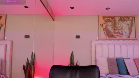 Snapshot of _sofia_cruz chatting on 10-20-25, 07:25 640 200 online show from 10-20-25, 07:25