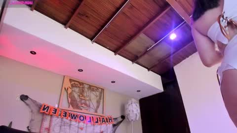 Snapshot of _sofia_cruz chatting on 10-31-25, 07:26 640 200 online show from 10-31-25, 07:26