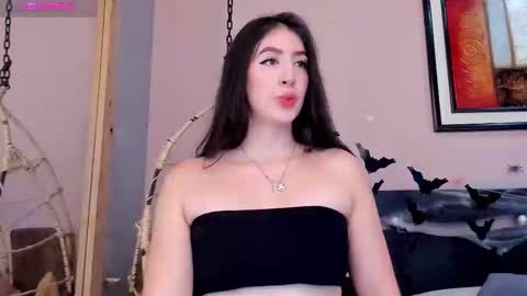 Snapshot of _sofia_cruz chatting on 11-02-25, 05:37 640 200 online show from 11-02-25, 05:37