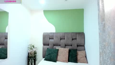 Snapshot of _sofia_cruz chatting on 11-22-25, 07:24 640 200 online show from 11-22-25, 07:24