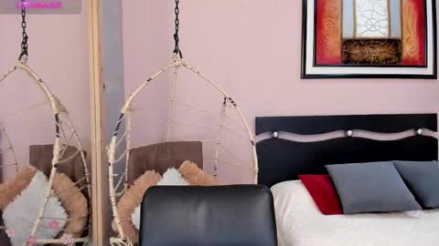 Snapshot of _sofia_cruz chatting on 12-02-25, 07:31 640 200 online show from 12-02-25, 07:31