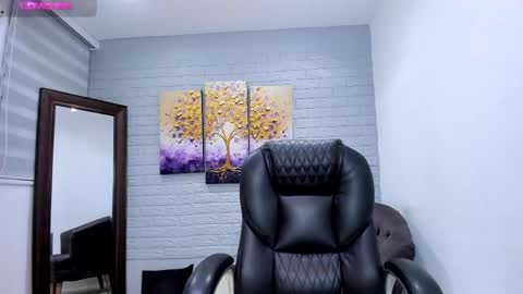 Snapshot of _sofia_cruz chatting on 04-27-26, 07:34 640 200 online show from 04-27-26, 07:34