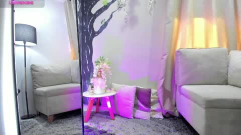 Snapshot of _sofia_cruz chatting on 04-28-26, 07:52 640 200 online show from 04-28-26, 07:52