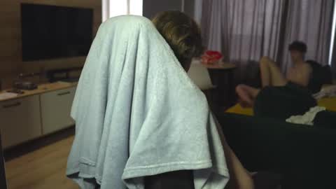 OLIVERpvt is open online show from 02-15-25, 06:33