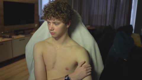 OLIVERpvt is open online show from 02-20-25, 04:07