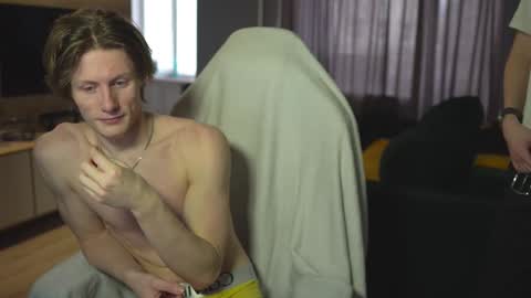 OLIVERpvt is open online show from 02-24-25, 11:54