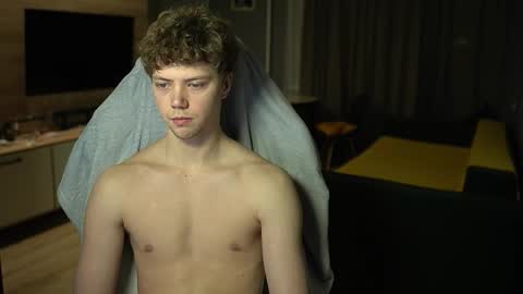 OLIVERpvt is open online show from 02-03-26, 03:04