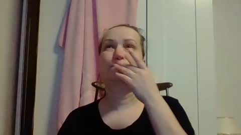 Snapshot of _squirty_pussyyy_ chatting on 02-23-25, 04:17 Melisa online show from 02-23-25, 04:17