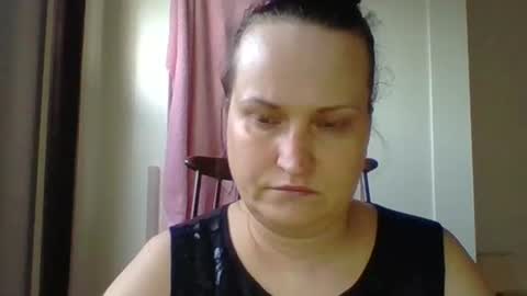Snapshot of _squirty_pussyyy_ chatting on 03-04-25, 05:03 Melisa online show from 03-04-25, 05:03