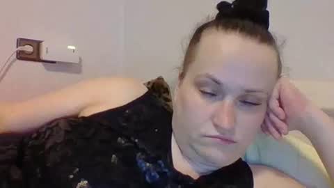 Snapshot of _squirty_pussyyy_ chatting on 03-11-25, 10:20 Melisa online show from 03-11-25, 10:20
