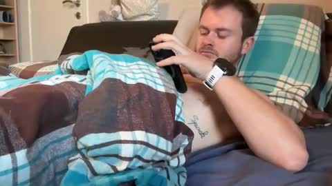 Snapshot of _stevie___ chatting on 10-12-25, 12:37 _stevie___ online show from 10-12-25, 12:37